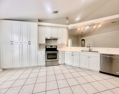 2817 Mondavi Drive - Photo Thumbnail 4