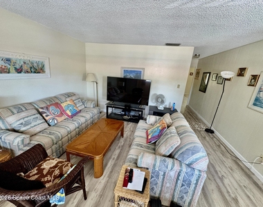 140 Aquarius Way - Photo Thumbnail 5