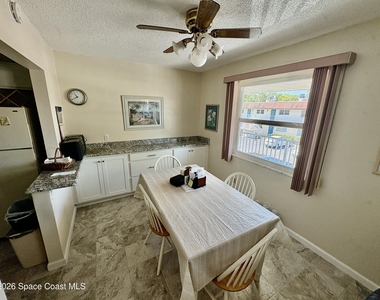 140 Aquarius Way - Photo Thumbnail 7