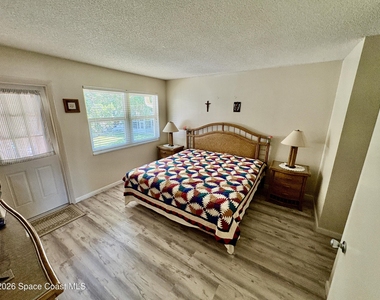 140 Aquarius Way - Photo Thumbnail 8