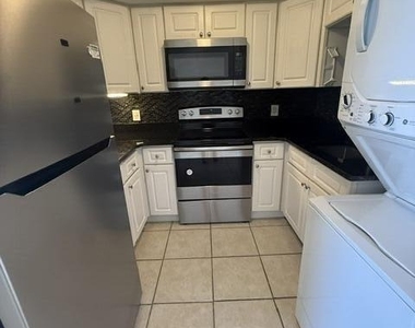 837 Hickory Street - Photo Thumbnail 5