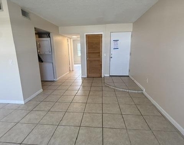 837 Hickory Street - Photo Thumbnail 2