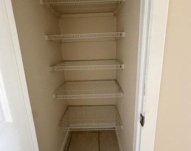837 Hickory Street - Photo Thumbnail 7