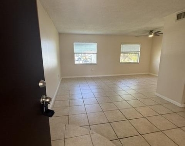 837 Hickory Street - Photo Thumbnail 1