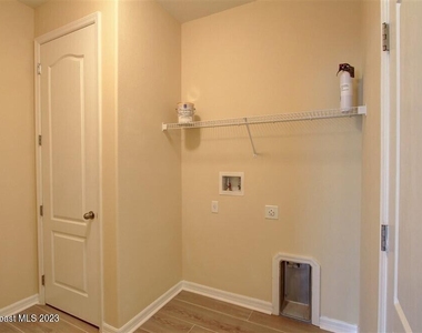 5834 Trieda Drive - Photo Thumbnail 31