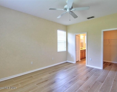 5834 Trieda Drive - Photo Thumbnail 17