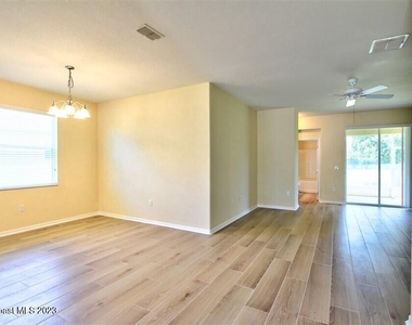 5834 Trieda Drive - Photo Thumbnail 29