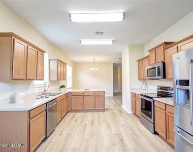 5834 Trieda Drive - Photo Thumbnail 5