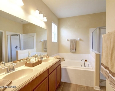 5834 Trieda Drive - Photo Thumbnail 18