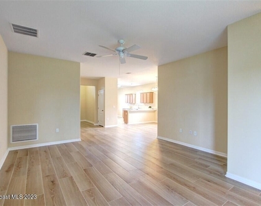 5834 Trieda Drive - Photo Thumbnail 28