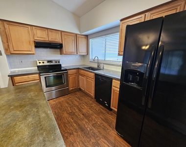 6527 Pleasant Avenue - Photo Thumbnail 7
