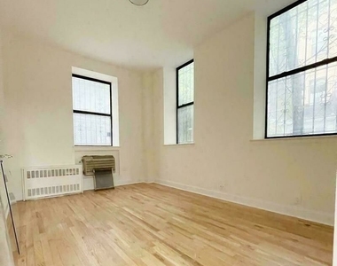 East 12th Street - Photo Thumbnail 1