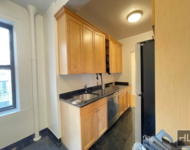 East 92 Street - Photo Thumbnail 2