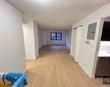 East 39th Street - Photo Thumbnail 6