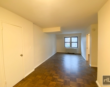 East 63 Street - Photo Thumbnail 2