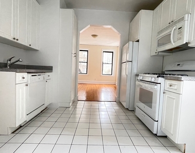 East 38th Street - Photo Thumbnail 4