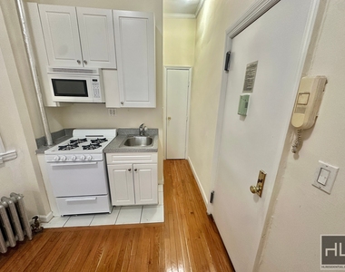East 38 Street - Photo Thumbnail 1