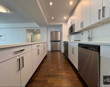 East 69 Street - Photo Thumbnail 1