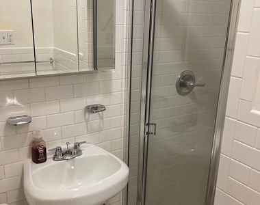 East 65 Street - Photo Thumbnail 6