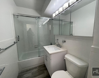East 56 Street - Photo Thumbnail 1
