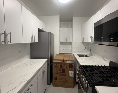 240 East 82nd Street - Photo Thumbnail 2