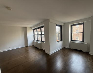 240 East 82nd Street - Photo Thumbnail 6