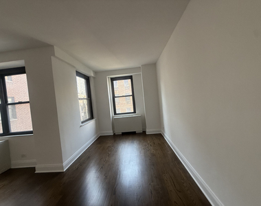 240 East 82nd Street - Photo Thumbnail 7