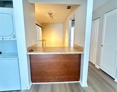 705 Haven Place - Photo Thumbnail 6