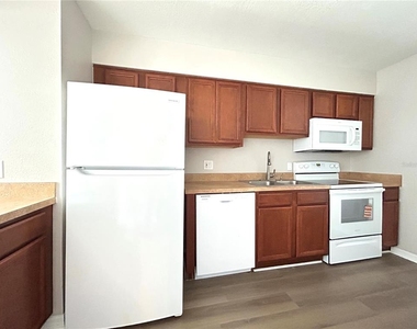 705 Haven Place - Photo Thumbnail 10