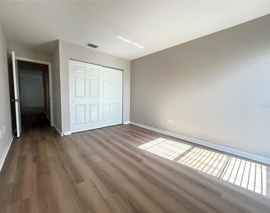 705 Haven Place - Photo Thumbnail 11