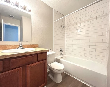 705 Haven Place - Photo Thumbnail 11