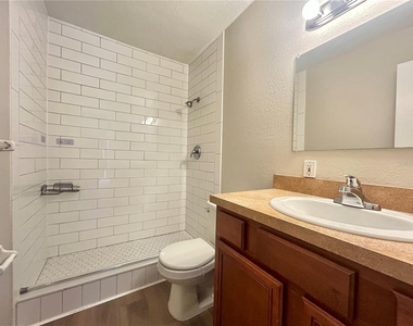 705 Haven Place - Photo Thumbnail 16