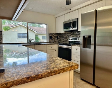 12217 Buttonwood Row - Photo Thumbnail 17