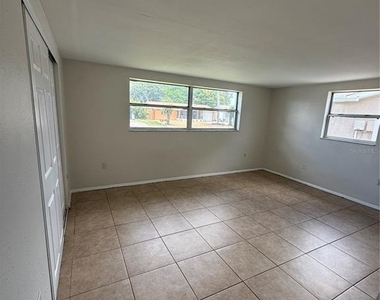 5114 Greenwood Street - Photo Thumbnail 2