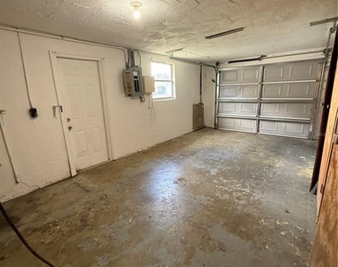 5114 Greenwood Street - Photo Thumbnail 11