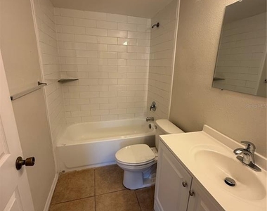 5114 Greenwood Street - Photo Thumbnail 4