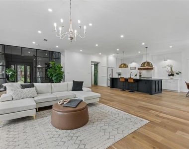 3501 W Tacon Street - Photo Thumbnail 8