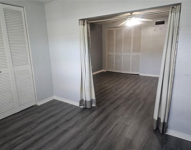4565 Duhme Road - Photo Thumbnail 7