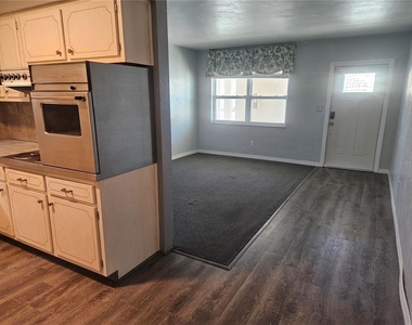 4565 Duhme Road - Photo Thumbnail 3