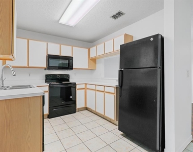 1326 Twilridge Place - Photo Thumbnail 8