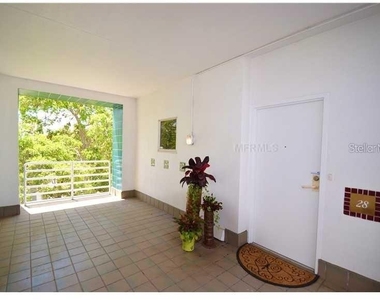 4950 Bayshore Boulevard - Photo Thumbnail 3