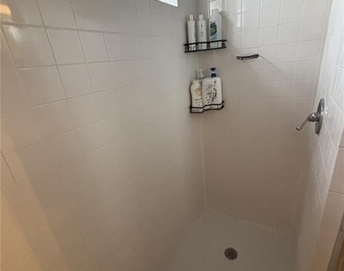 4950 Bayshore Boulevard - Photo Thumbnail 10