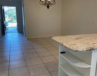 1424 Chesterfield Drive - Photo Thumbnail 2