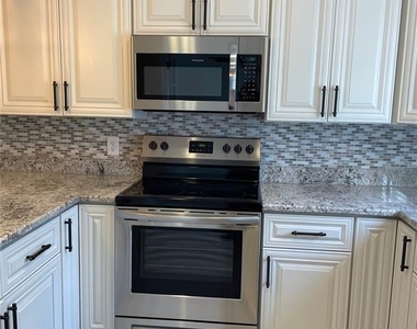 1424 Chesterfield Drive - Photo Thumbnail 10