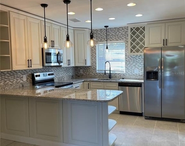 1424 Chesterfield Drive - Photo Thumbnail 7
