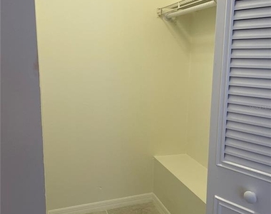1424 Chesterfield Drive - Photo Thumbnail 15