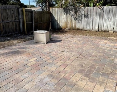 1424 Chesterfield Drive - Photo Thumbnail 24