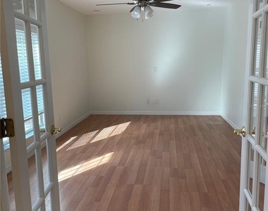 1424 Chesterfield Drive - Photo Thumbnail 20