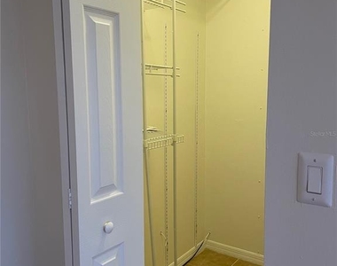 1424 Chesterfield Drive - Photo Thumbnail 16