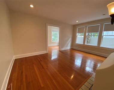 823 S Oregon Avenue - Photo Thumbnail 12